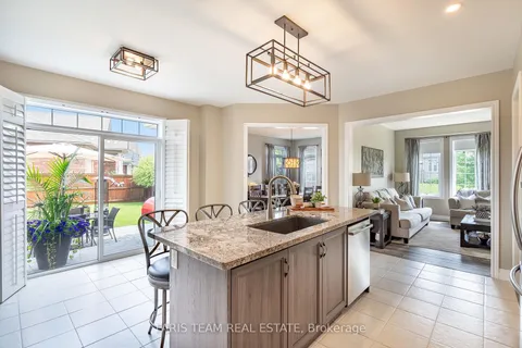 257 Kozlov St, Barrie, ON L4N 6R7