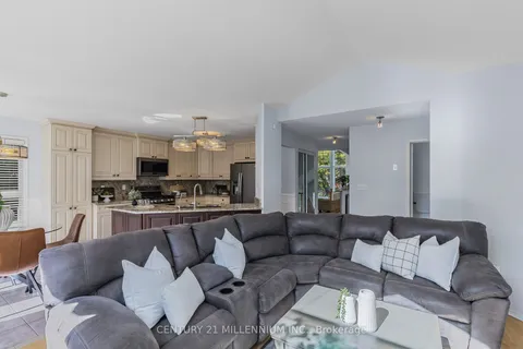 4 Foxwood Cres, Wasaga Beach, ON L9Z 1M7