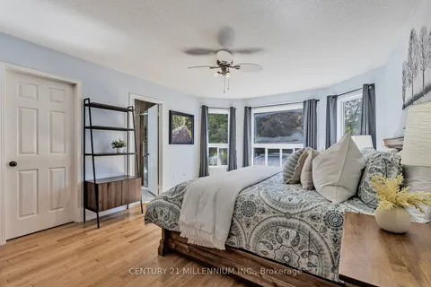 4 Foxwood Cres, Wasaga Beach, ON L9Z 1M7