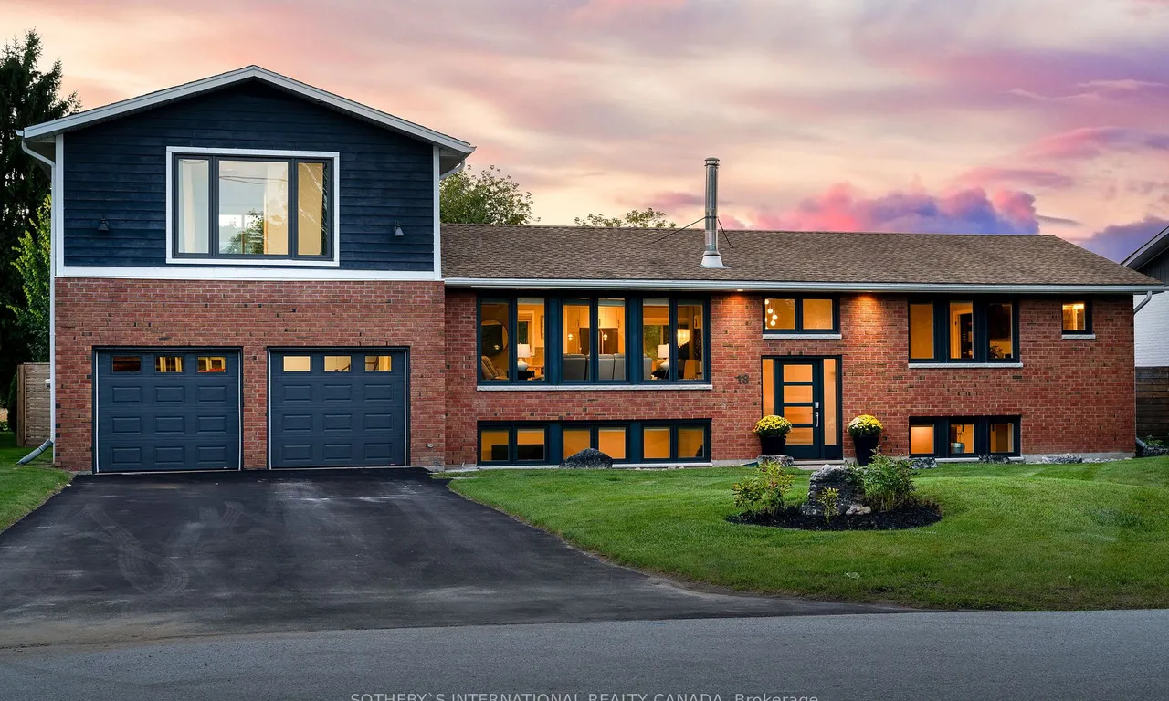 18 Nelson St, Clearview, ON L0M 1G0
