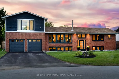 18 Nelson St, Clearview, ON L0M 1G0