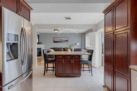 30 Capilano Crt, Barrie, ON L4M 7E6