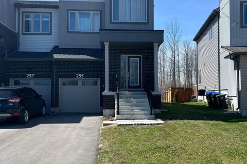 255 Atkinson St, Clearview, ON L0M 1S0