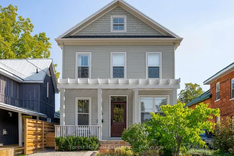 97 Beech St, Collingwood, ON L9Y 2T2