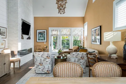 97 Beech St, Collingwood, ON L9Y 2T2