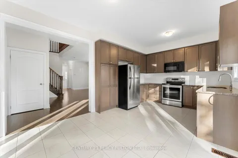 66 White Cres, Barrie, ON L4N 5Z9