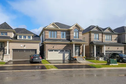 152 Terry Fox Dr, Barrie, ON L9J 0L7