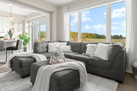152 Terry Fox Dr, Barrie, ON L9J 0L7