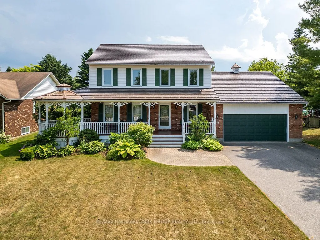 17 McKean Blvd, Clearview, ON L0M 1P0