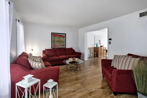 17 McKean Blvd, Clearview, ON L0M 1P0