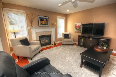 54 Cloughley Dr, Barrie, ON L4N 9T3