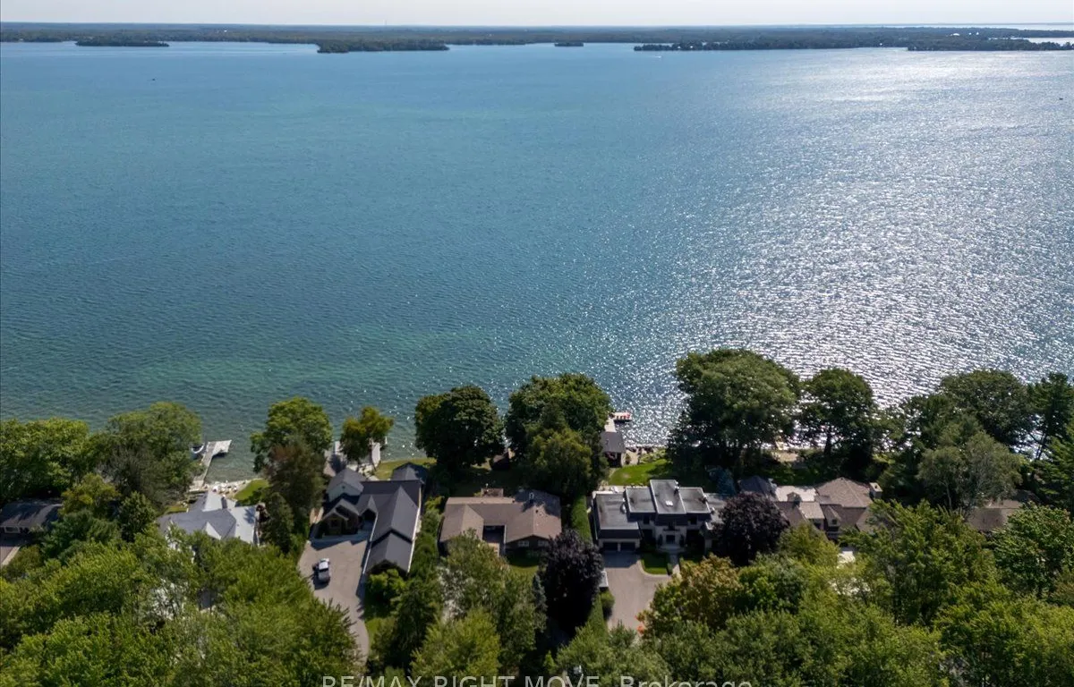 18 Maple Dr, Orillia, ON L3V 3W2