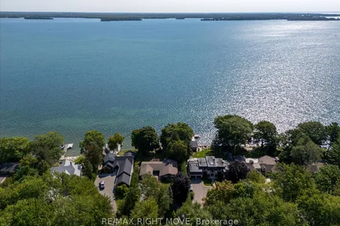 18 Maple Dr, Orillia, ON L3V 3W2