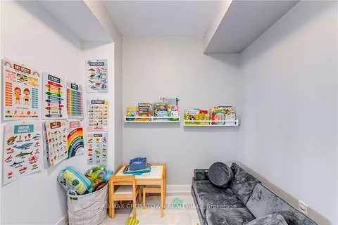 66 Pumpkin Corner Cres, Barrie, ON L9J 0T8