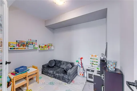 66 Pumpkin Corner Cres, Barrie, ON L9J 0T8