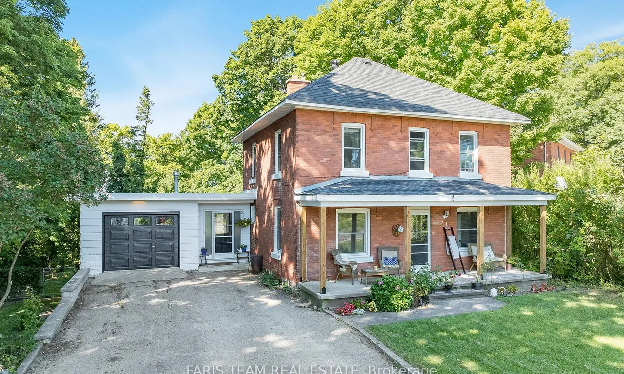 21 Robert St, Penetanguishene, ON L9M 1A9