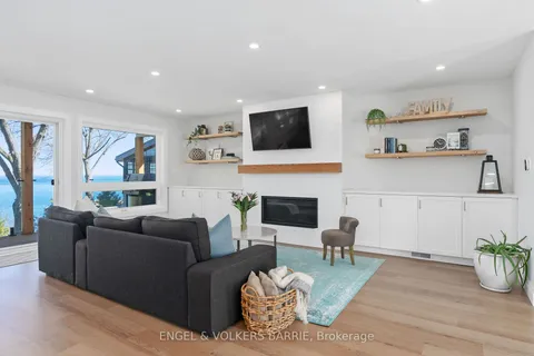 2371 Lakeshore Rd, Oro-Medonte, ON L0L 1T0