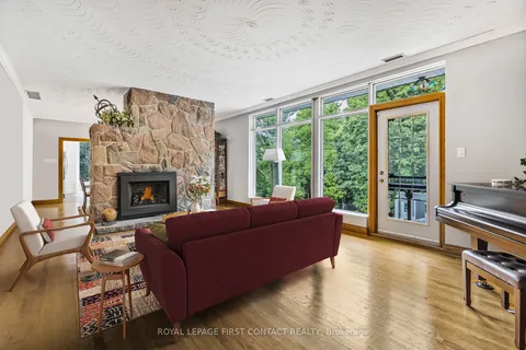 4 Brookdale Dr, Barrie, ON L4N 1N5