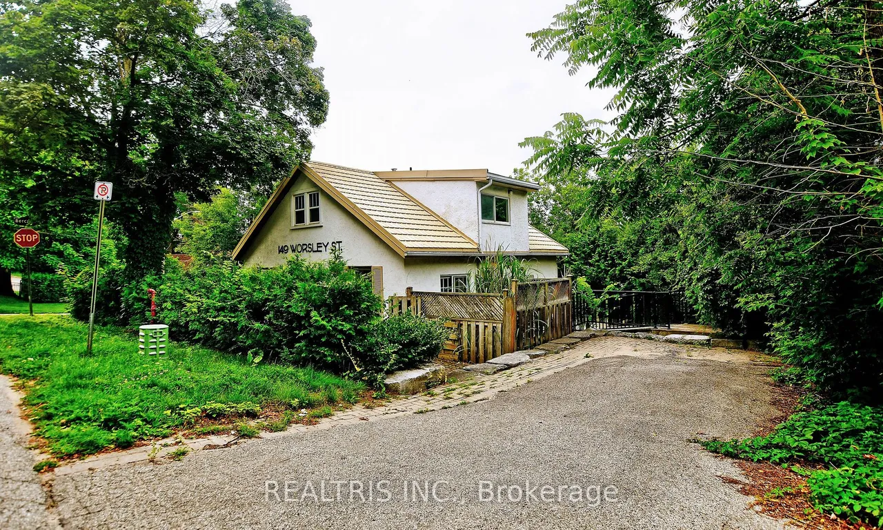 149 Worsley St, Barrie, ON L4M 1M3