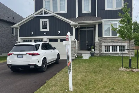 13 Beatrice Dr, Wasaga Beach, ON L9Z 1A5