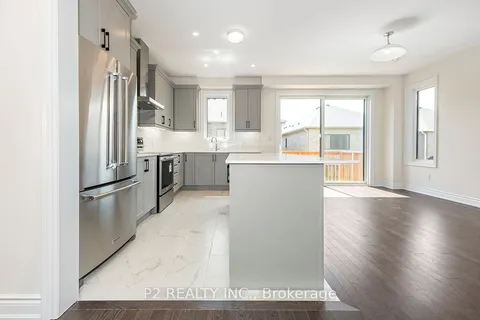 18 Wild Ginger Lane, Springwater, ON L9X 2E4