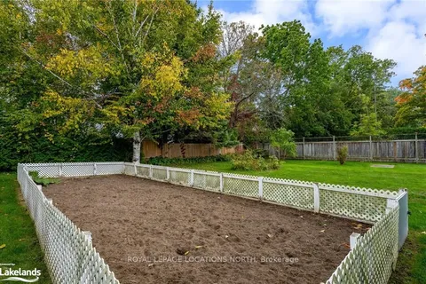 121 Cedar St, Collingwood, ON L9Y 3A7