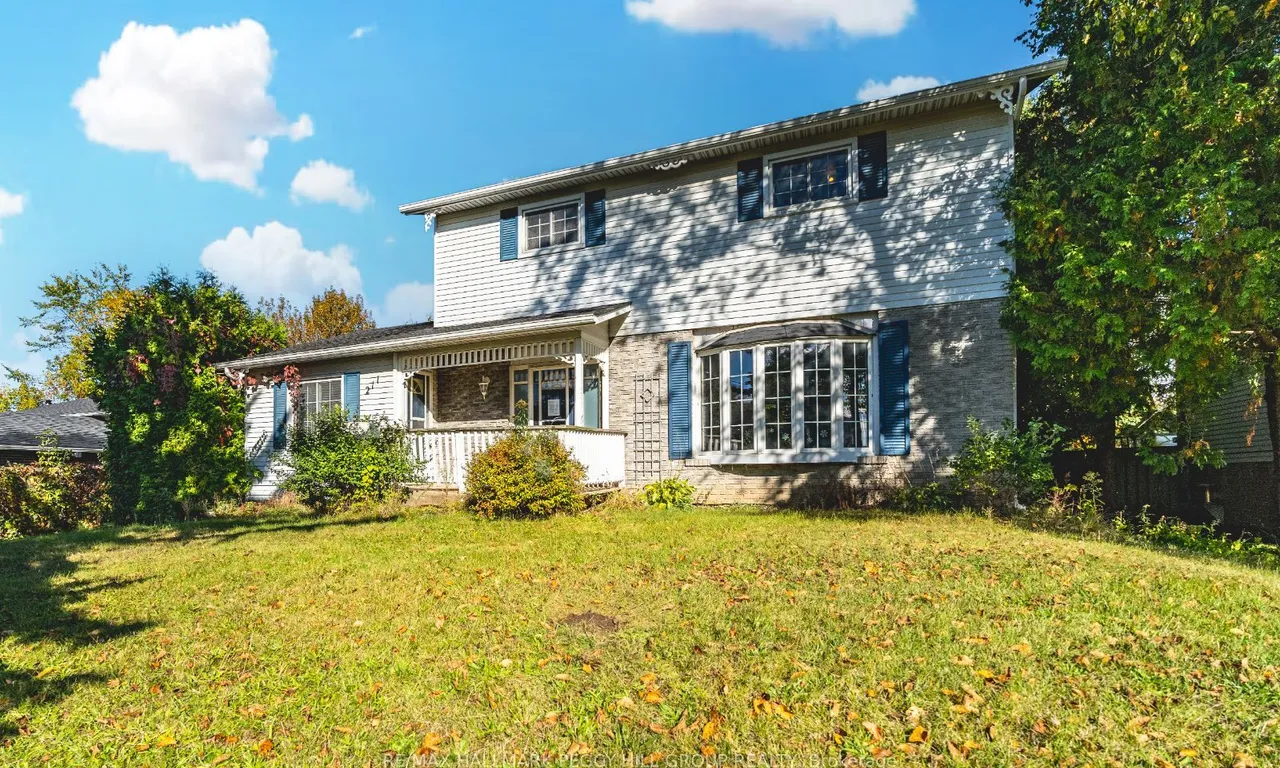 211 Phillips St, Barrie, ON L4N 3V2