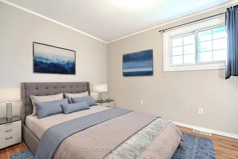 211 Phillips St, Barrie, ON L4N 3V2