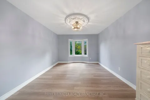 40 Ford St, Barrie, ON L4N 7J4