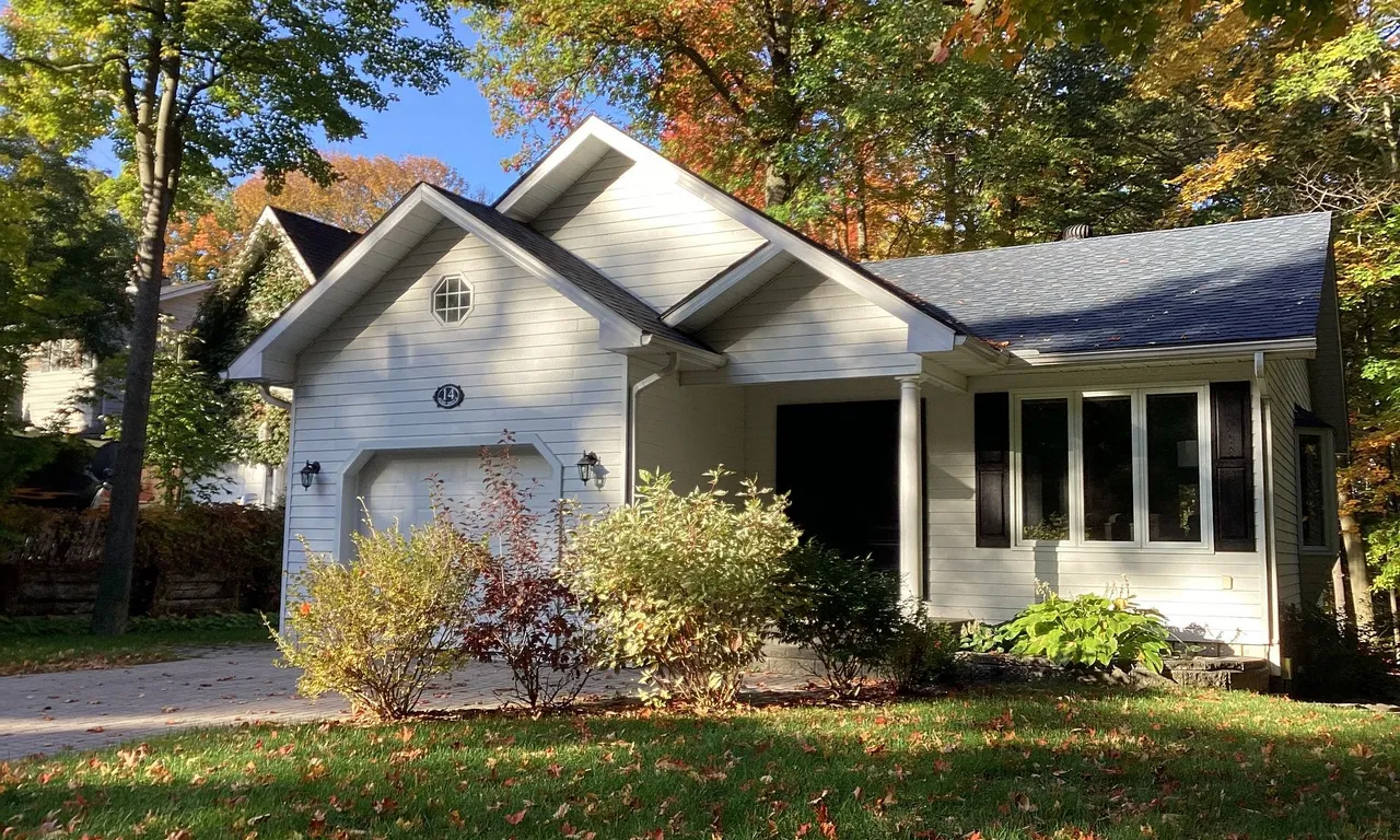14 Jury Dr, Penetanguishene, ON L9M 1G1