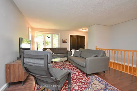 14 Jury Dr, Penetanguishene, ON L9M 1G1