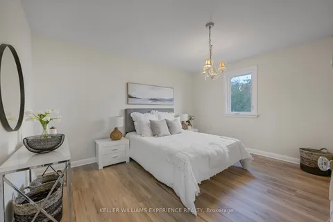417 Blake St, Barrie, ON L4M 1L1