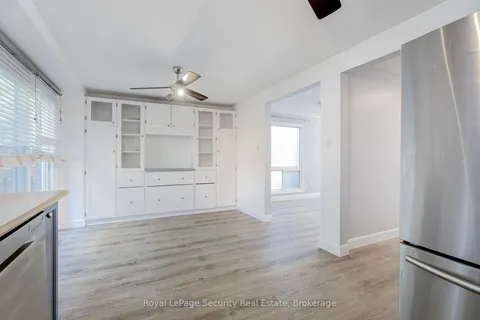 32 Wilson Crt, Barrie, ON L4N 5K8