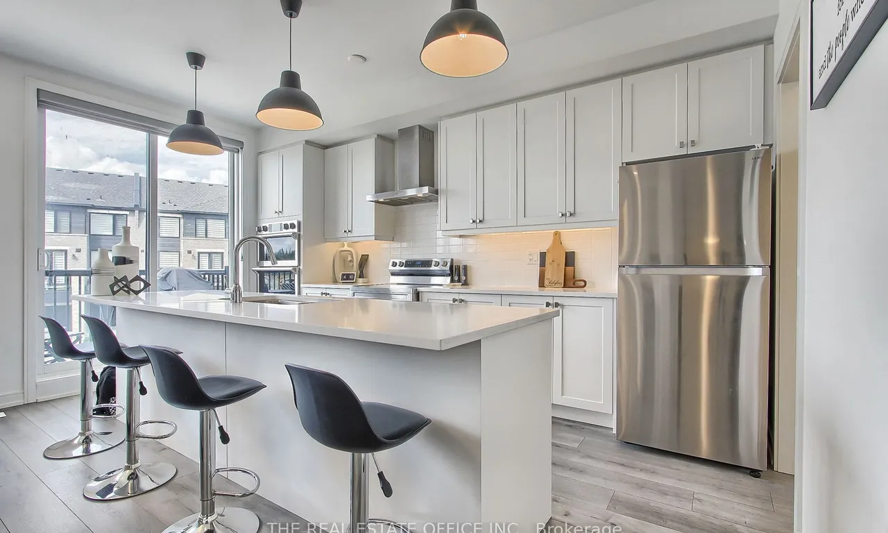 27 Blue Forest Cres, Barrie, ON L9J 0N3