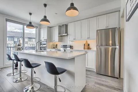 27 Blue Forest Cres, Barrie, ON L9J 0N3