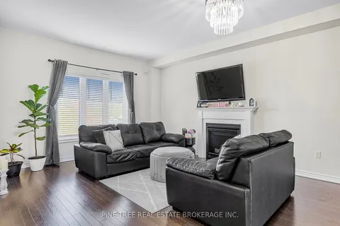 12 Cypress Point St, Barrie, ON L4N 6J9