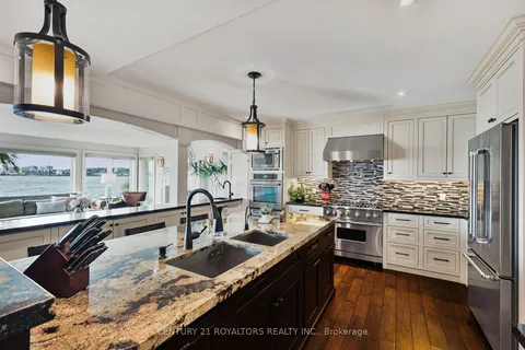 64 White Oaks Rd, Barrie, ON L4N 4B9