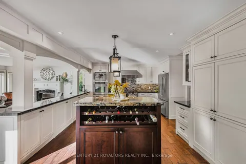64 White Oaks Rd, Barrie, ON L4N 4B9