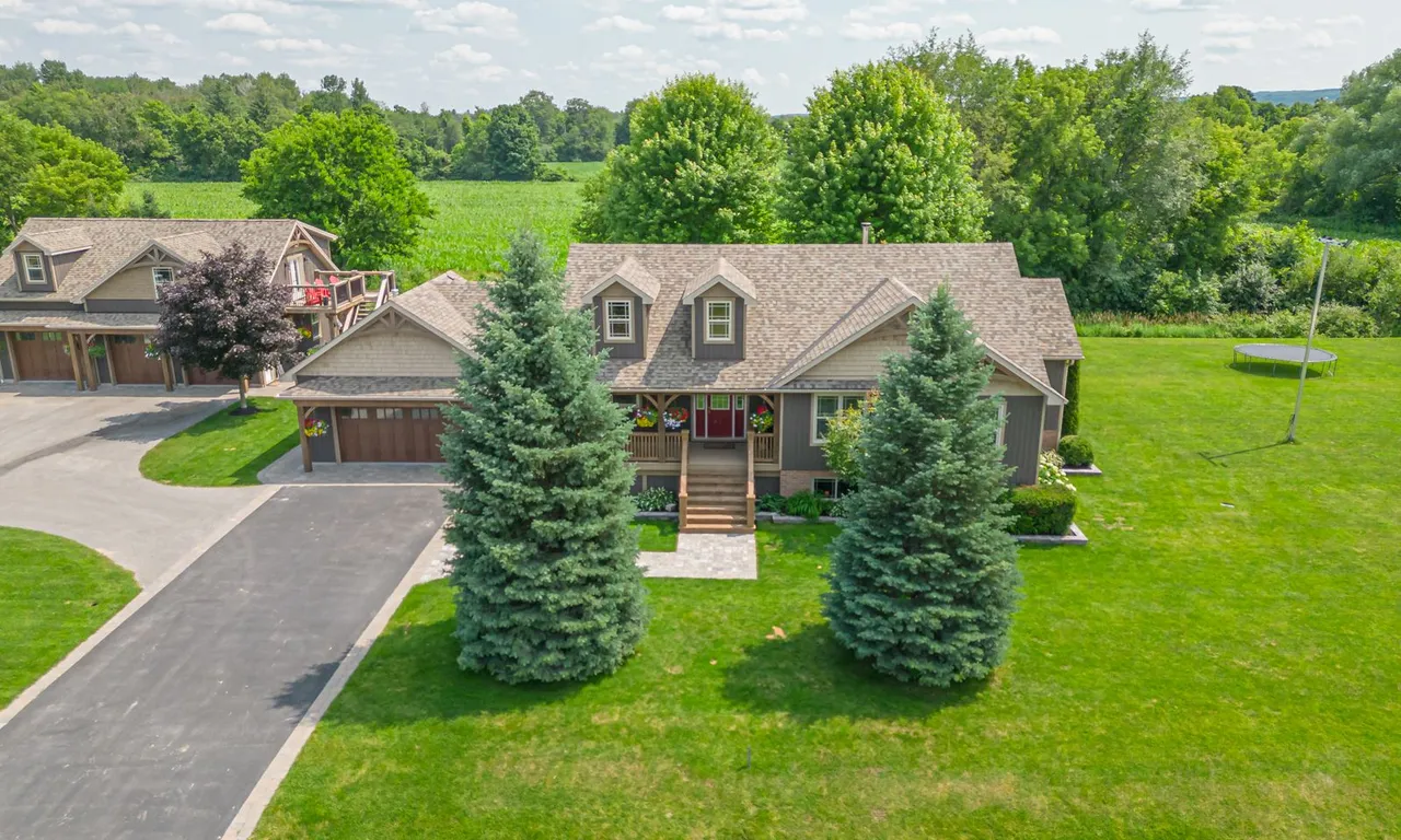 47 Blackburn Ave, Clearview, ON L0M 1P0