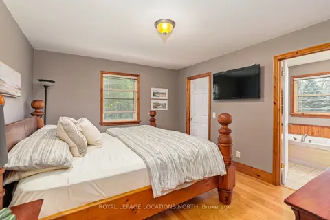 47 Blackburn Ave, Clearview, ON L0M 1P0