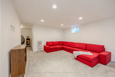 15 Seline Cres, Barrie, ON L4N 0Y6