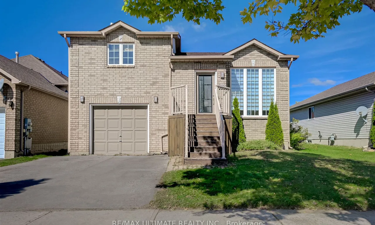 158 Hanmer St, Barrie, ON L4M 6W2