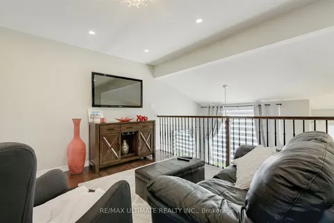 158 Hanmer St, Barrie, ON L4M 6W2