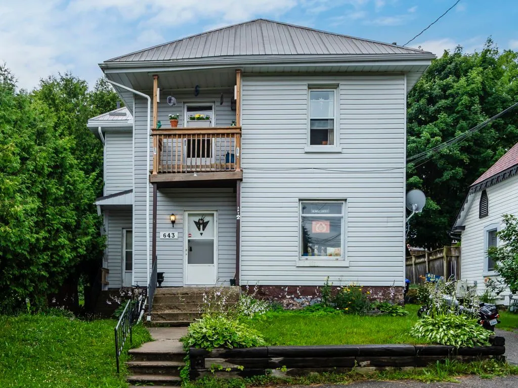 643 645 Dominion Ave, Midland, ON L4R 1R6