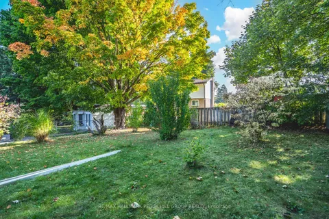 293 Duckworth St, Barrie, ON L4M 3X5