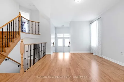 15 Pearl St, Wasaga Beach, ON L9Z 0G9