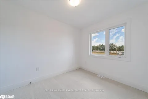 137 Turnberry Lane, Barrie, ON L9J 0M8
