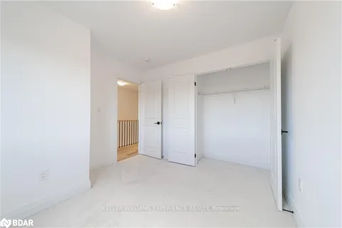 137 Turnberry Lane, Barrie, ON L9J 0M8
