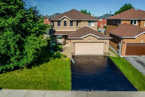 146 Hanmer St, Barrie, ON L4N 7T3