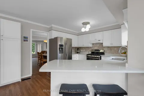 146 Hanmer St, Barrie, ON L4N 7T3